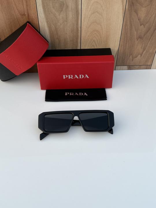Prada_82_full_black