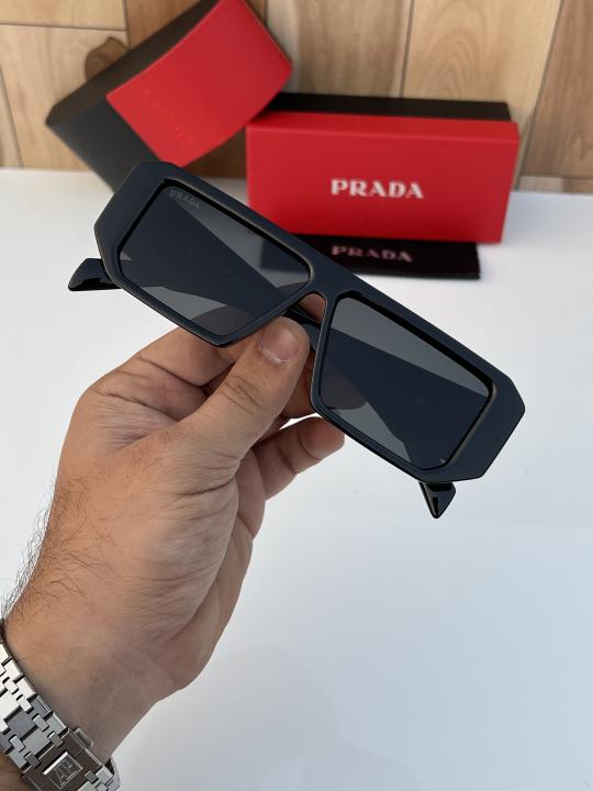 Prada_82_full_black