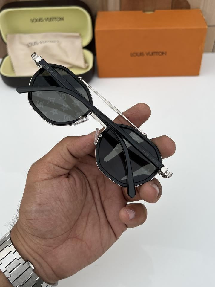 Louis_vuitton_98336_silver_printed