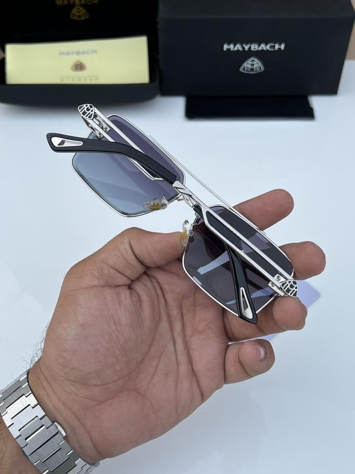 Maybach_156_silver_blue