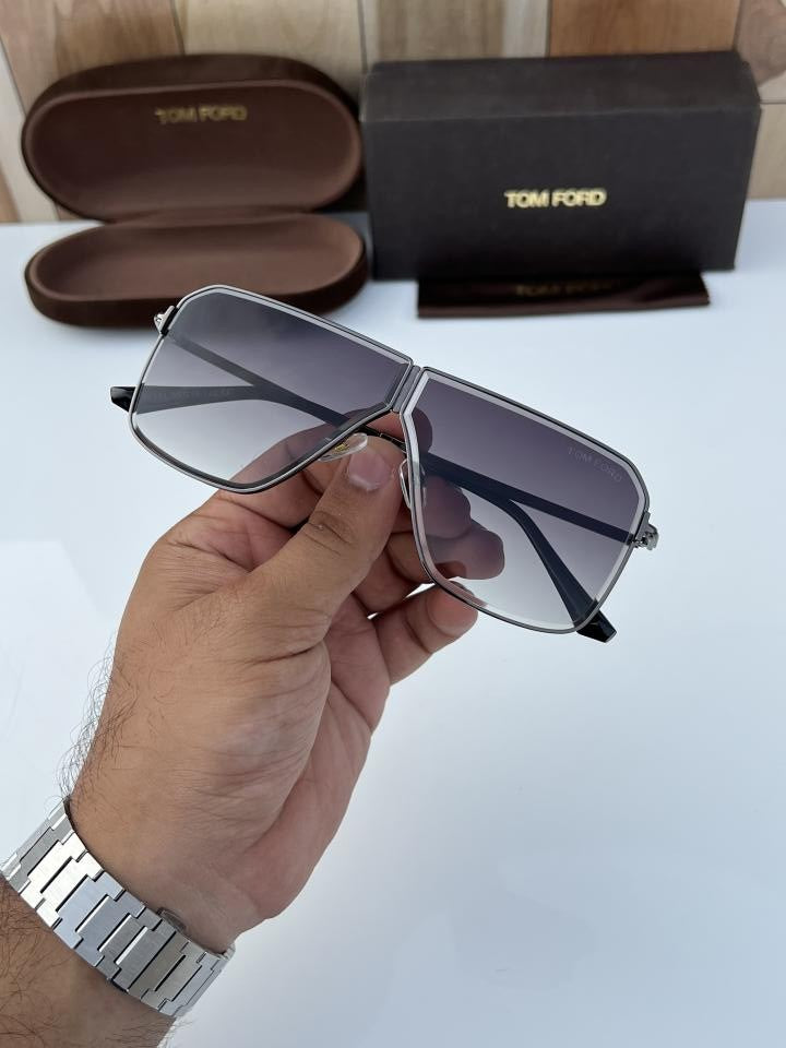 Tomford_98331_Shaded