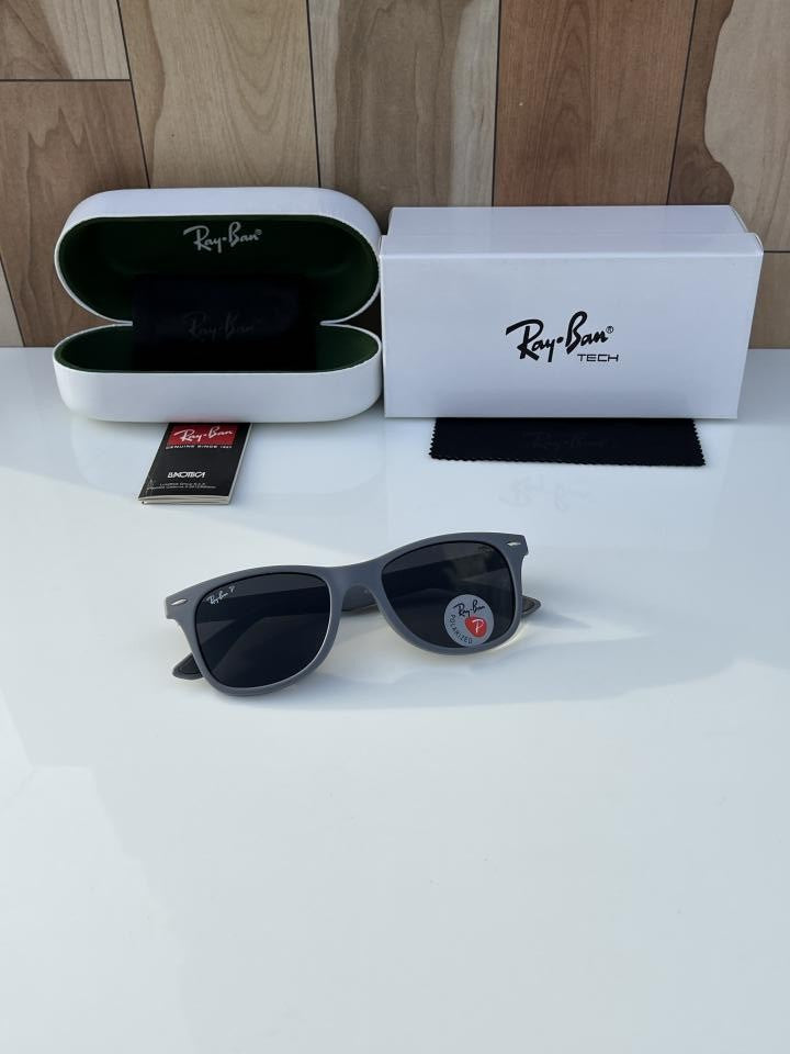 Rayban 4195 grey black