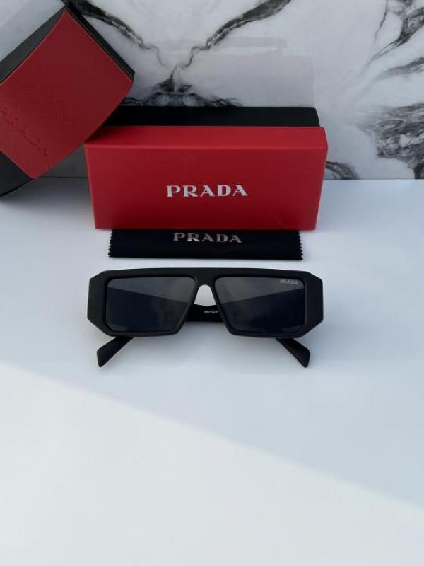 Prada_82_matt_black