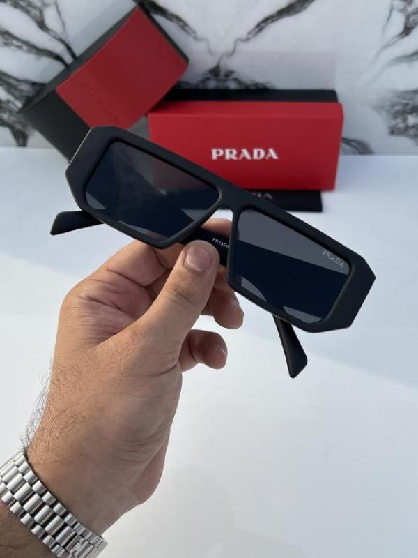 Prada_82_matt_black