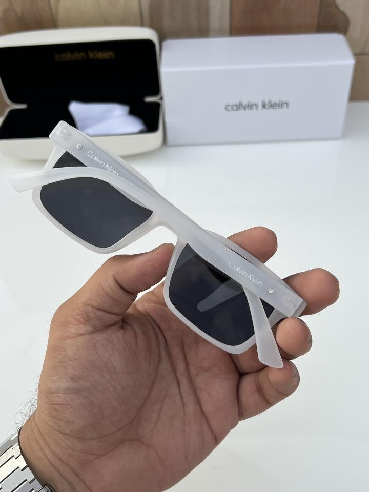 Calvin_klein_Y10_white_black