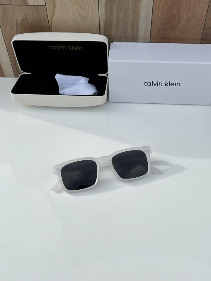 Calvin_klein_Y10_white_black