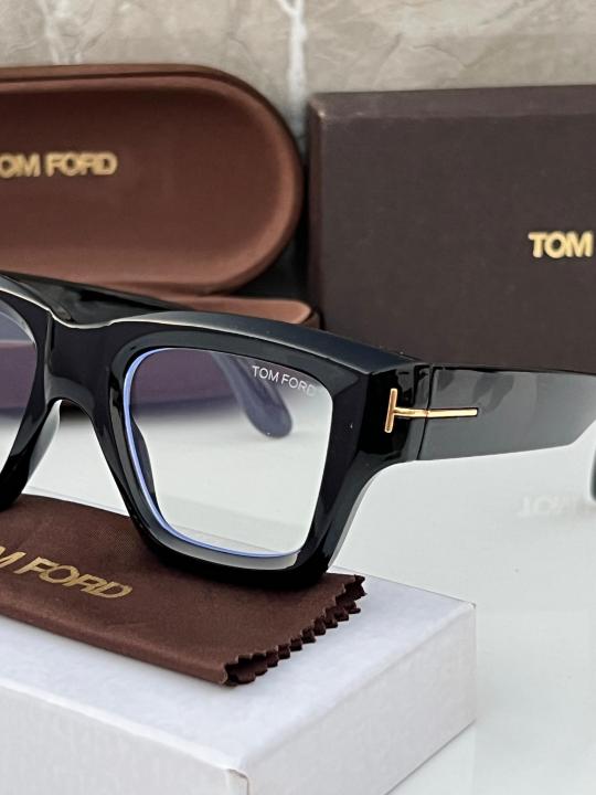 Tomford_4184_black_plano