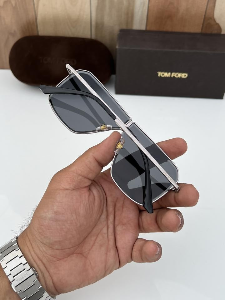 Tomford_98331_silver_black