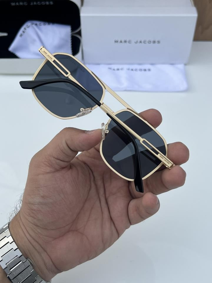 Marc_jacobs_98279_gold_black
