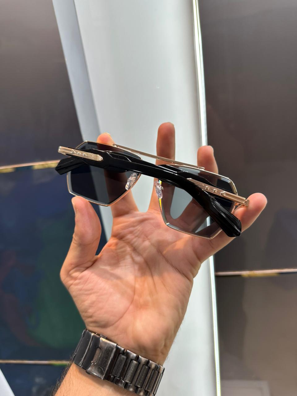 Dit a Black Gold 9116 Ultimate Luxury Shade With Original Packaging