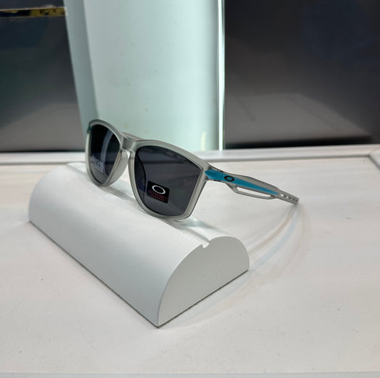 Oakley Grey 3363 Ultimate Luxury Shade With Original Packaging