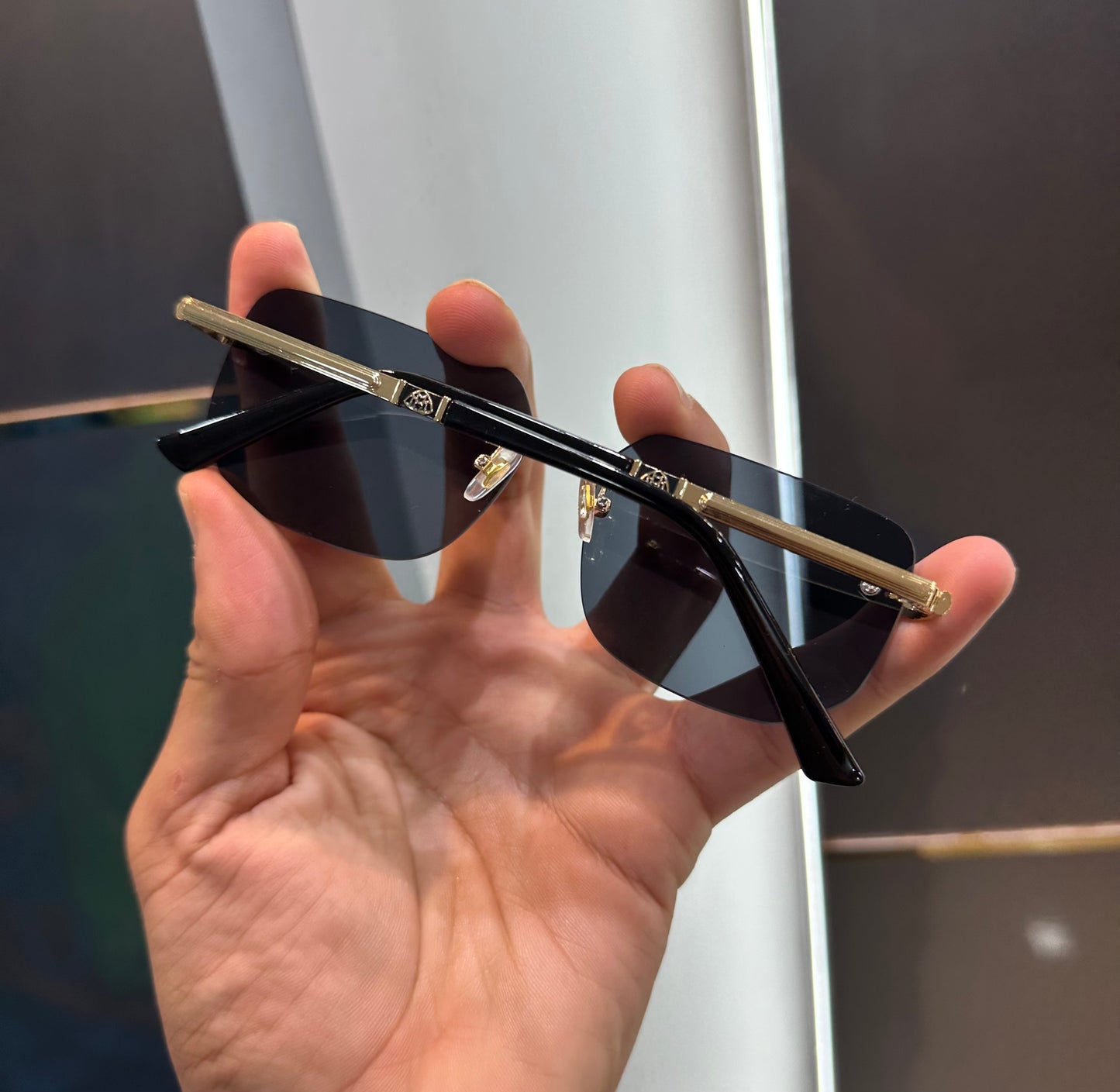 Maybac h Black Gold 8692 Ultimate Luxury Shade With Original Packaging