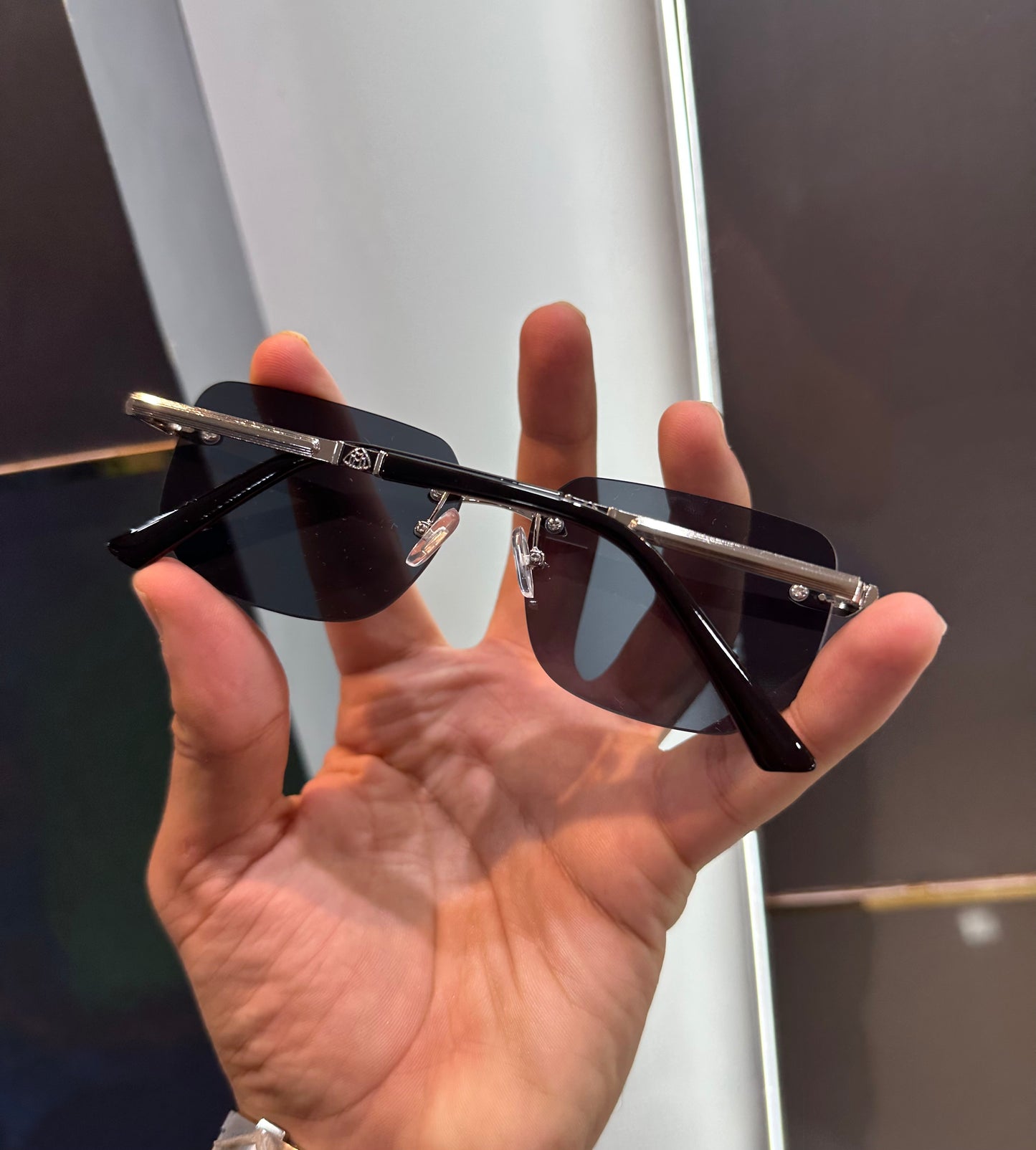 Maybac h Black Silver 8692 Ultimate Luxury Shade With Original Packaging