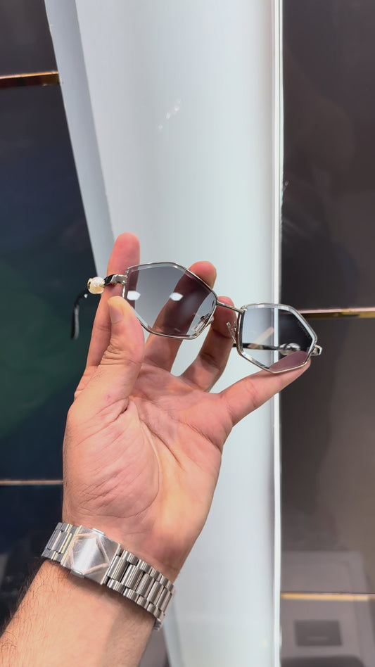 Channe l Pearls Ultimate Luxury Shade With Original Packaging